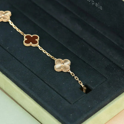 [Triumph Jewelry] CLOVER 5 MOTIF RED CORNELIAN BRACELET COLLECTION