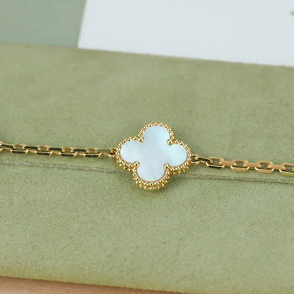 [Triumph Jewelry]CLOVER WHITE PEARL MOP 5 MOTIF BRACELET COLLECTION