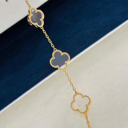 [Triumph Jewelry]CLOVER 5 MOTIF ROCK CRYSTAL BRACELET