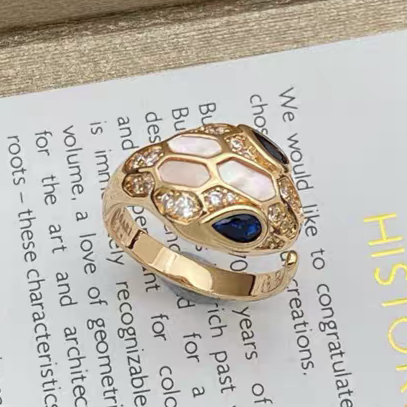 [Triumph Jewelry]BRAND NEW ASSORTED SNAKE HEAD MOTHER OF PEARL RINGS