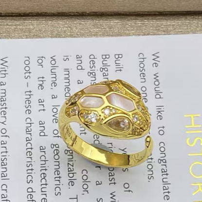 [Triumph Jewelry]BRAND NEW ASSORTED SNAKE HEAD MOTHER OF PEARL RINGS