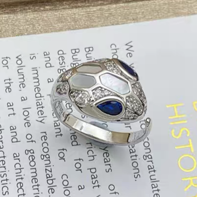 [Triumph Jewelry]BRAND NEW ASSORTED SNAKE HEAD MOTHER OF PEARL RINGS