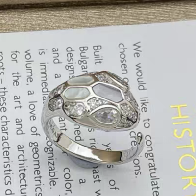 [Triumph Jewelry]BRAND NEW ASSORTED SNAKE HEAD MOTHER OF PEARL RINGS
