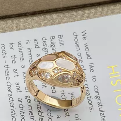 [Triumph Jewelry]BRAND NEW ASSORTED SNAKE HEAD MOTHER OF PEARL RINGS