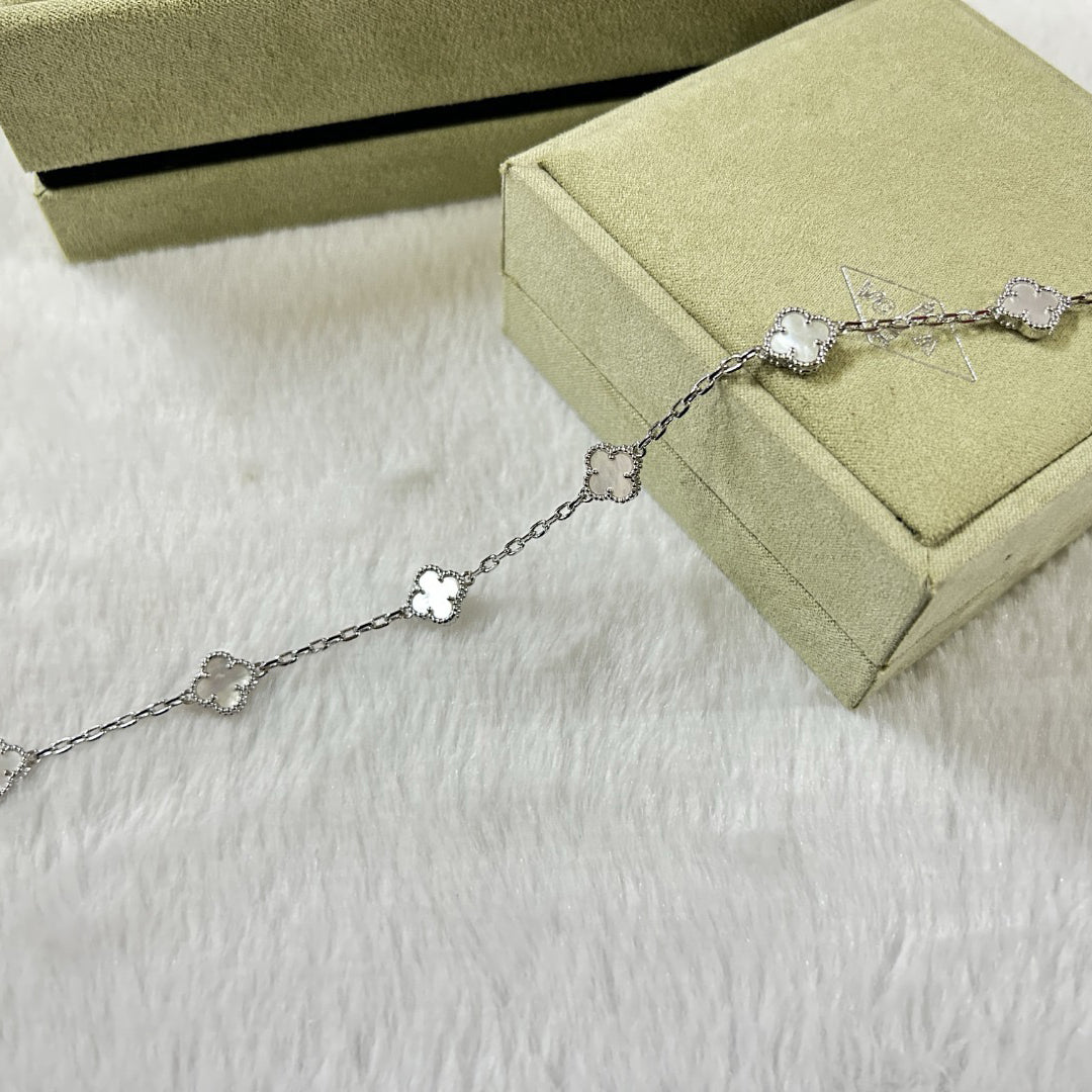 [Triumph Jewelry]CLOVER 6 MOTIF WHITE MOP BRACELET