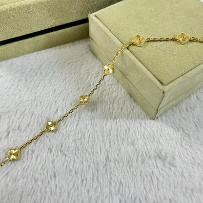 [Triumph Jewelry]CLOVER 6 MOTIF DIAMOND BRACELET