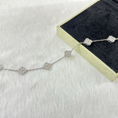[Triumph Jewelry]CLOVER 6 MOTIF DIAMOND BRACELET