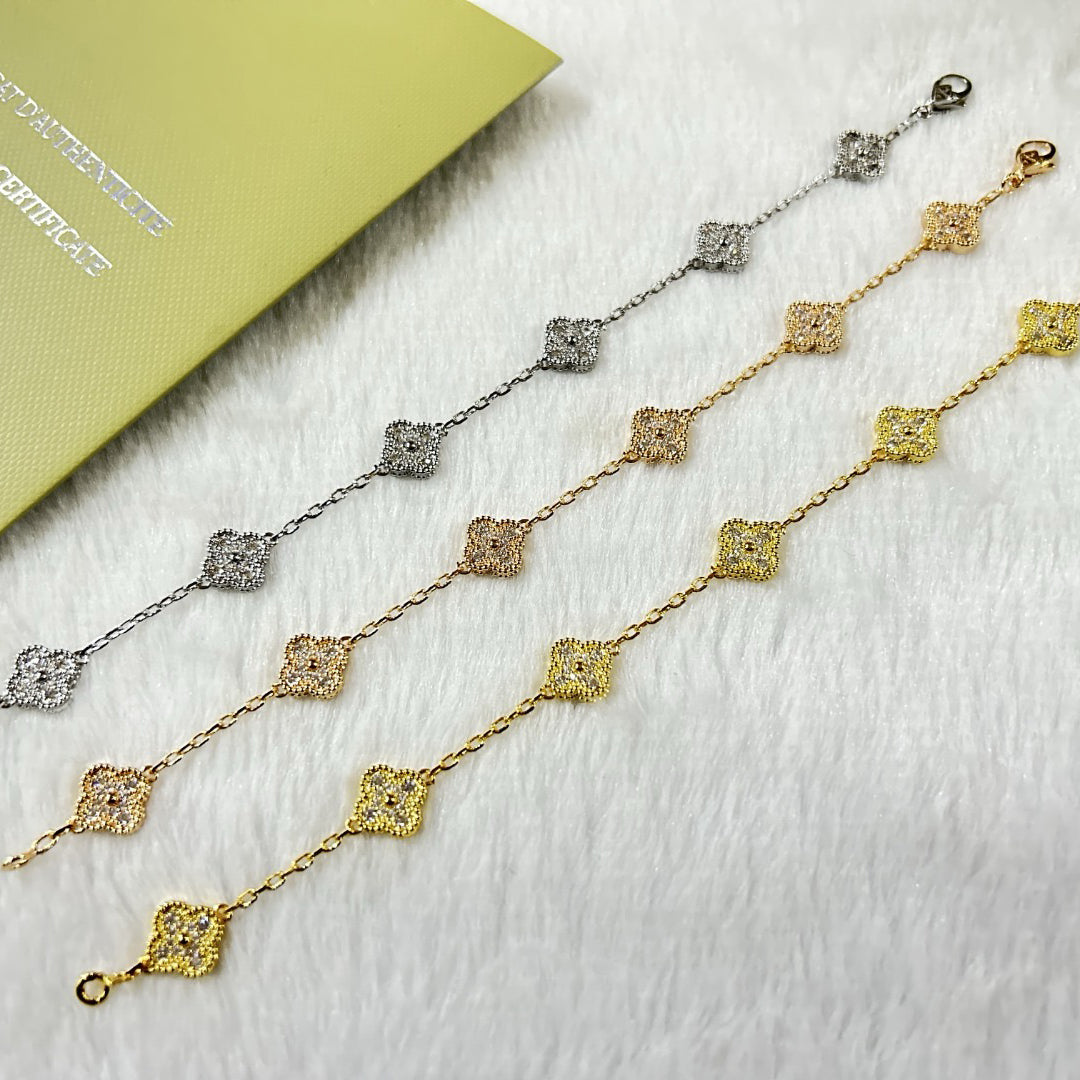 [Triumph Jewelry]CLOVER 6 MOTIF DIAMOND BRACELET