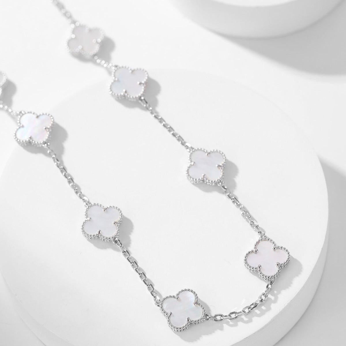 [Triumph Jewelry]CLOVER 10 MOTIFS WHITE MOTHER OF PEARL NECKLACE