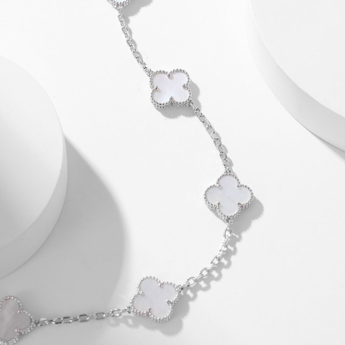 [Triumph Jewelry]CLOVER 10 MOTIFS WHITE MOTHER OF PEARL NECKLACE