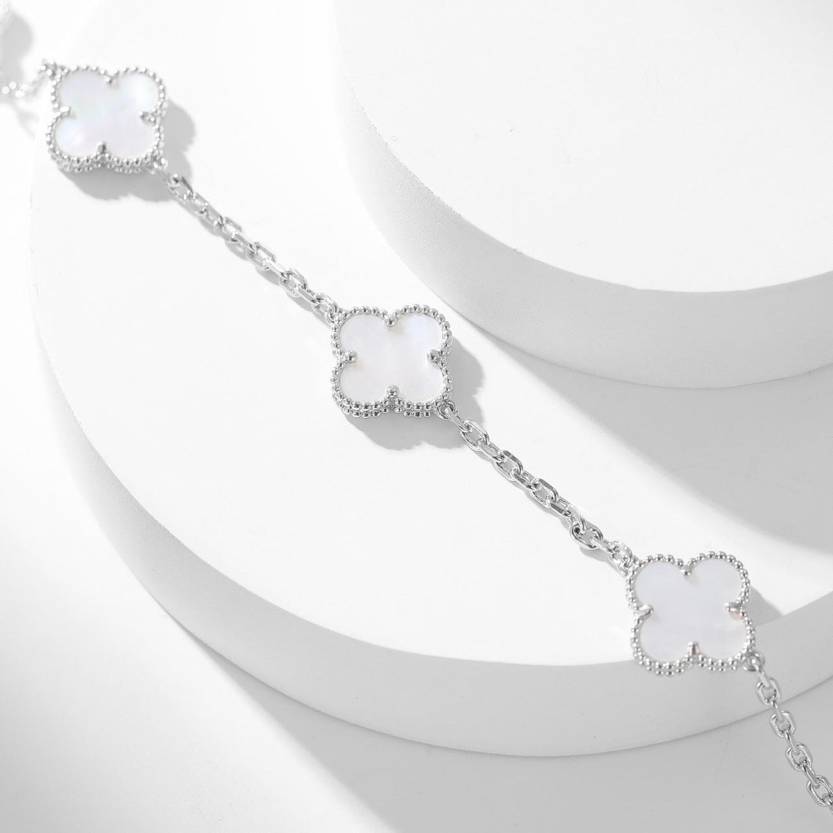 [Triumph Jewelry]CLOVER 10 MOTIFS WHITE MOTHER OF PEARL NECKLACE