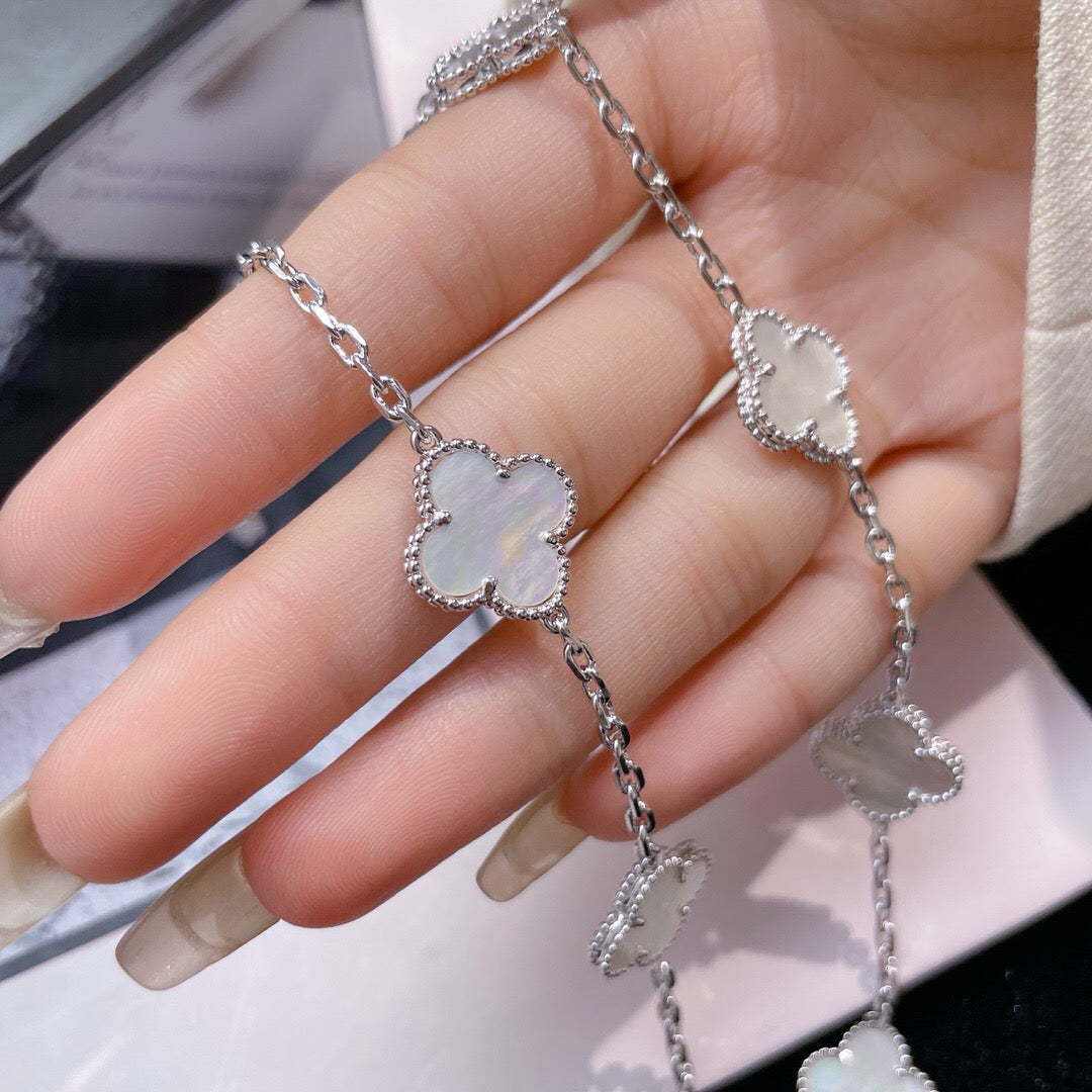 [Triumph Jewelry]CLOVER 10 MOTIFS WHITE MOTHER OF PEARL NECKLACE