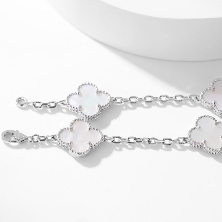 [Triumph Jewelry]CLOVER 10 MOTIFS WHITE MOTHER OF PEARL NECKLACE