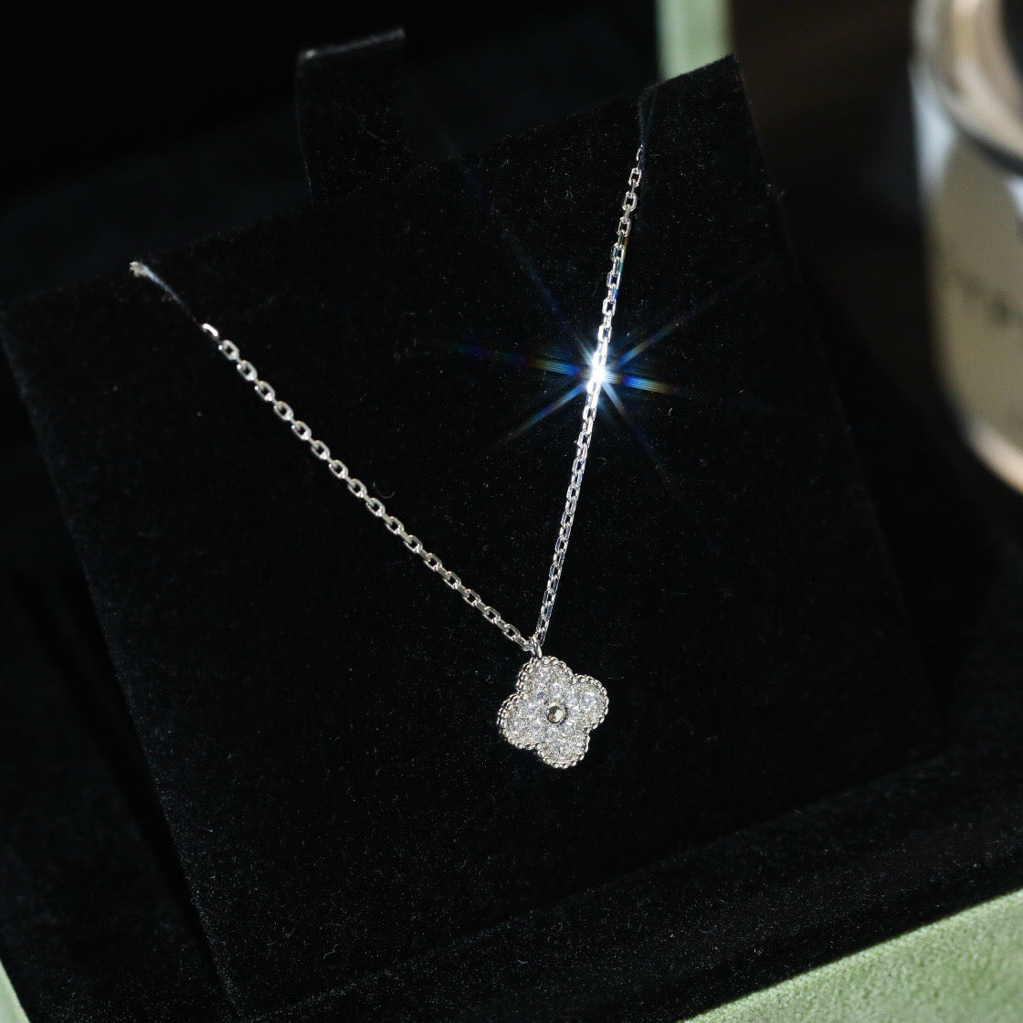 [Triumph Jewelry]CLOVER MINI 9.5MM PENDANT DIAMOND NECKLACE
