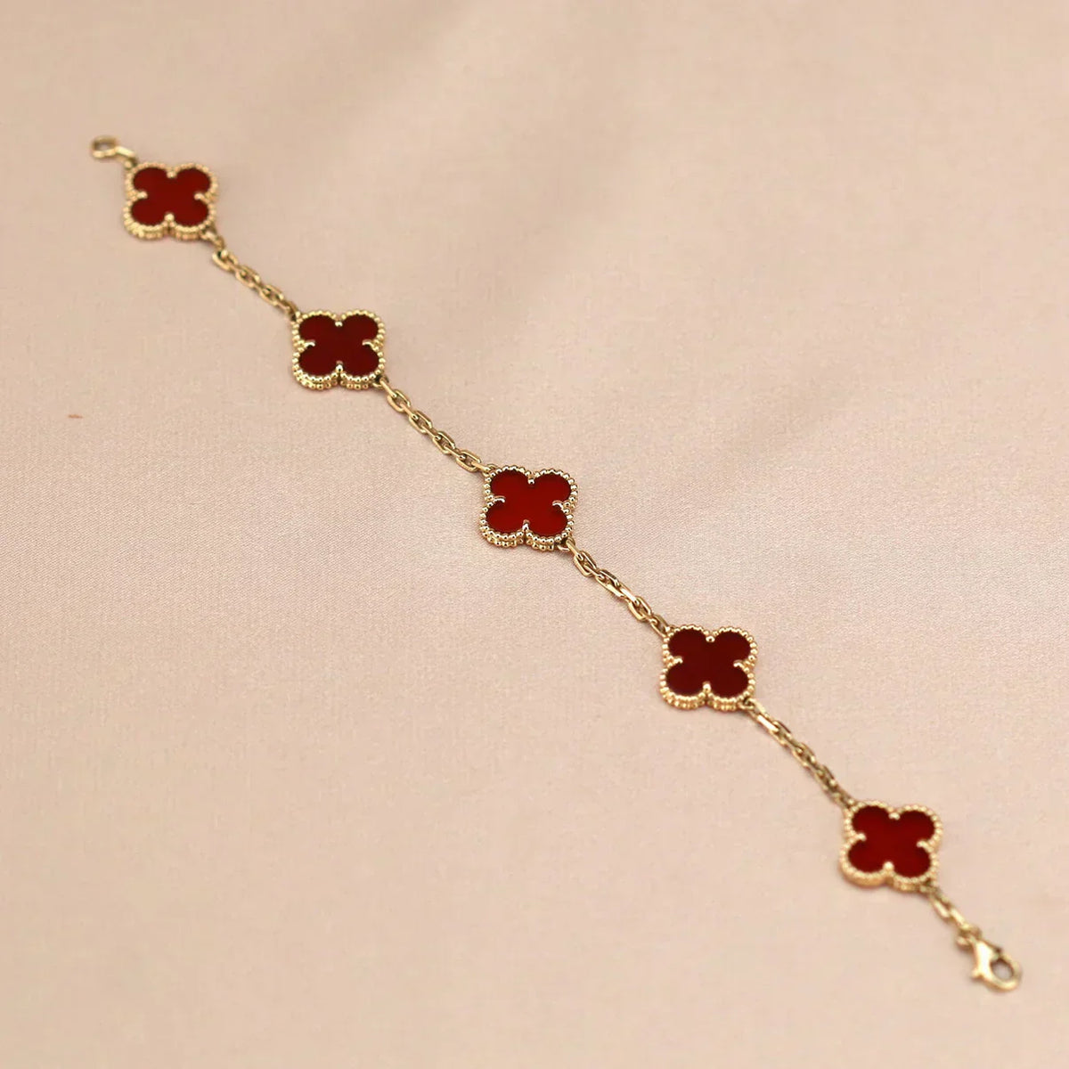 [Triumph Jewelry] CLOVER 5 MOTIF RED CORNELIAN BRACELET COLLECTION