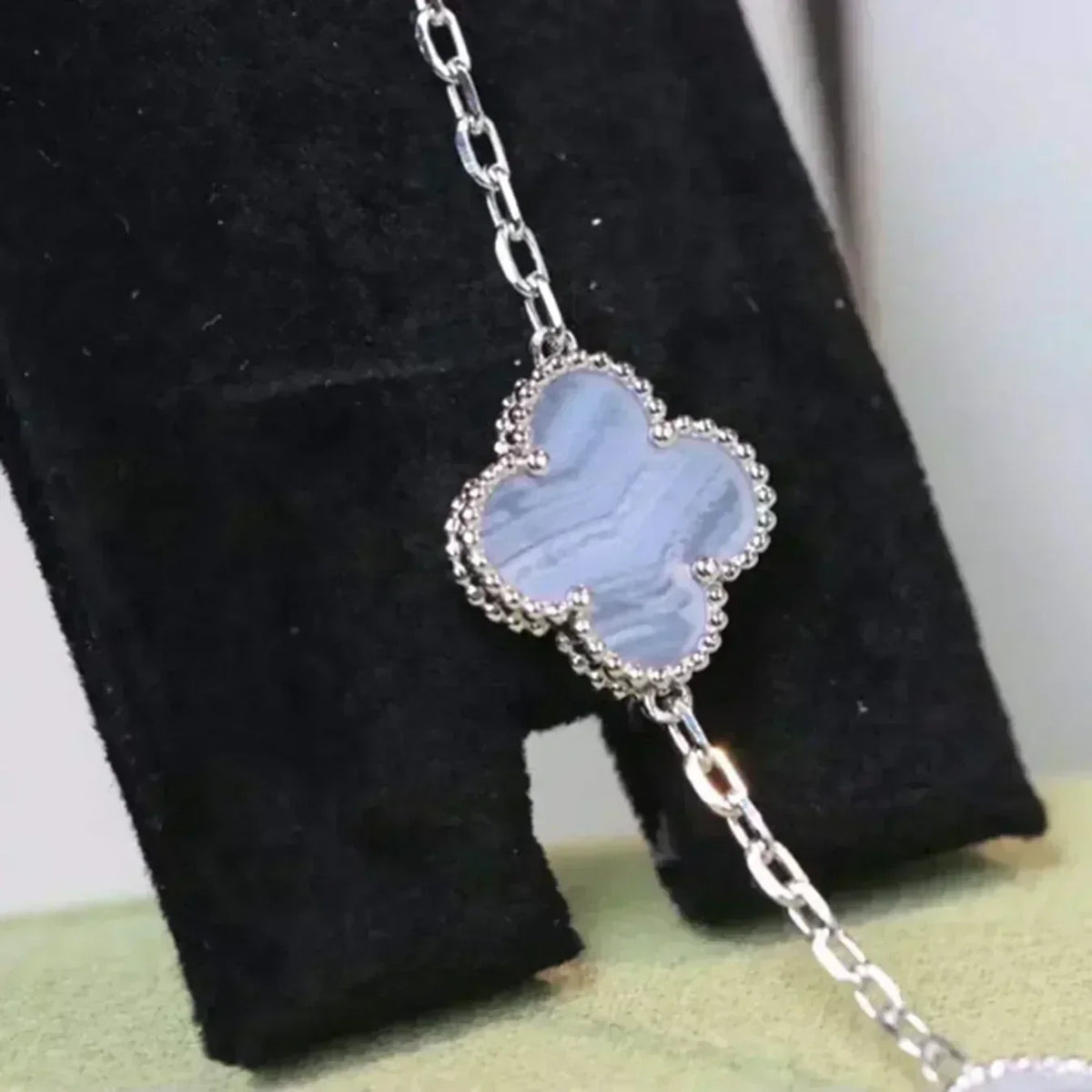 [Triumph Jewelry] CLOVER 5 MOTIF PURPLE CHALCEDONY BRACELET COLLECTION