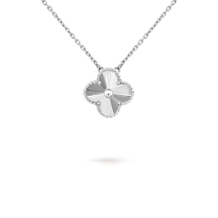 [Triumph Jewelry]CLOVER 15MM LASER NECKLACE SILVER