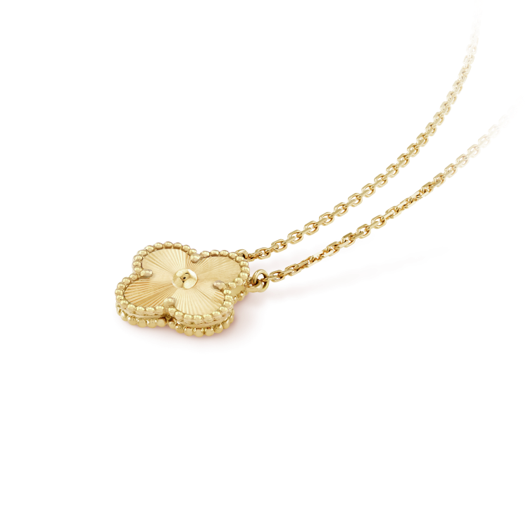 [Triumph Jewelry]CLOVER 15MM LASER NECKLACE