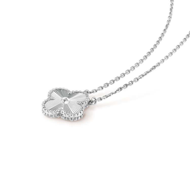 [Triumph Jewelry]CLOVER 15MM LASER NECKLACE SILVER