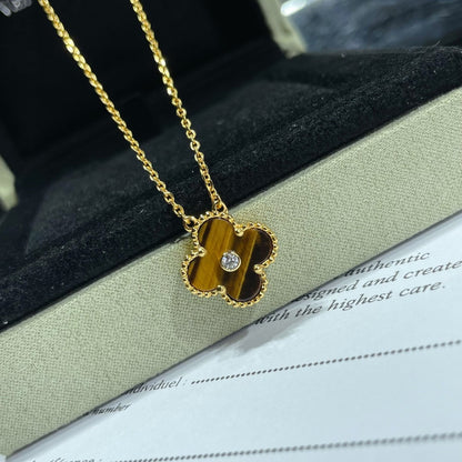 [Triumph Jewelry]CLOVER 15MM DIAMOND AND YELLOW TIGER'S EYE AGATE necklace