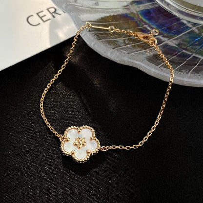 [Triumph Jewelry]LUCKY WHITE MOP PLUM BLOSSOM  BRACELET