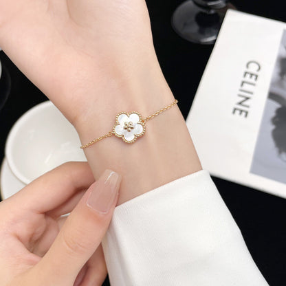 [Triumph Jewelry]LUCKY WHITE MOP PLUM BLOSSOM  BRACELET