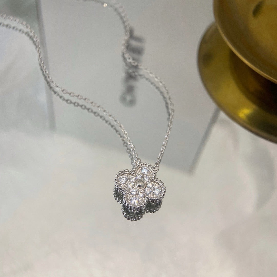 [Triumph Jewelry]CLOVER 15MM DIAMOND SINGLE FLOWER NECKLACE