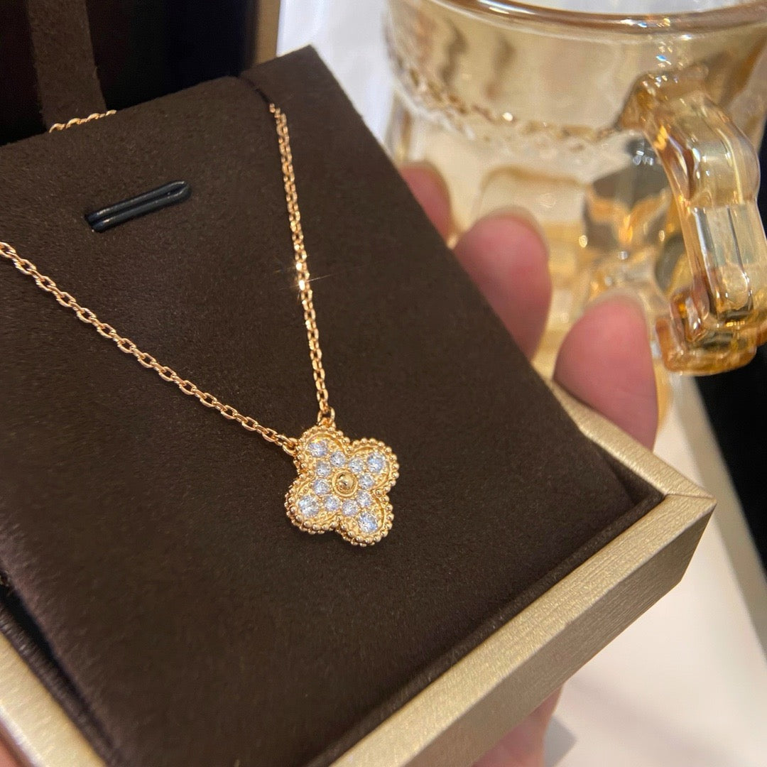 [Triumph Jewelry]CLOVER 15MM DIAMOND SINGLE FLOWER NECKLACE