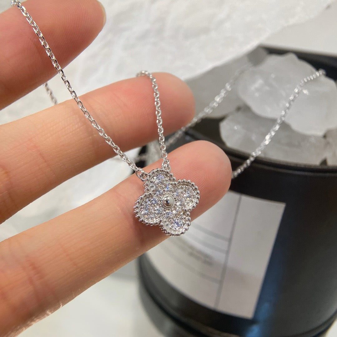 [Triumph Jewelry]CLOVER 15MM DIAMOND SINGLE FLOWER NECKLACE