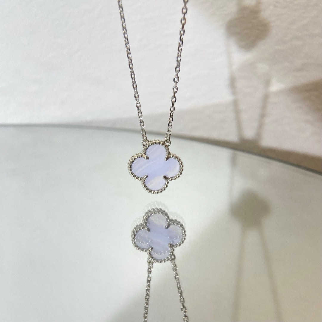 [Triumph Jewelry]CLOVER 15MM BLUE CHALCEDONY NECKLACE SILVER