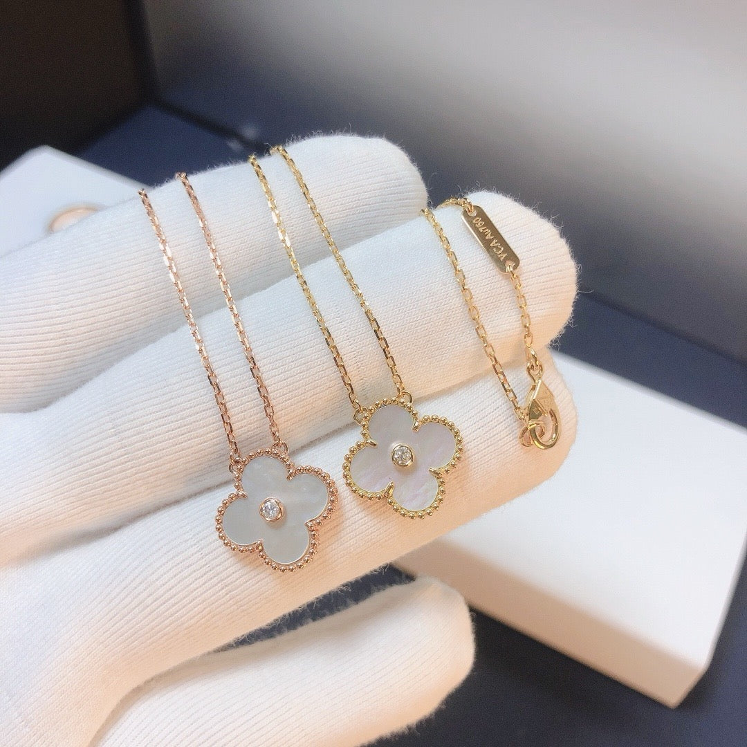 [Triumph Jewelry]CLOVER 15MM DIAMOND WHITE FRITILLARIA NECKLACE