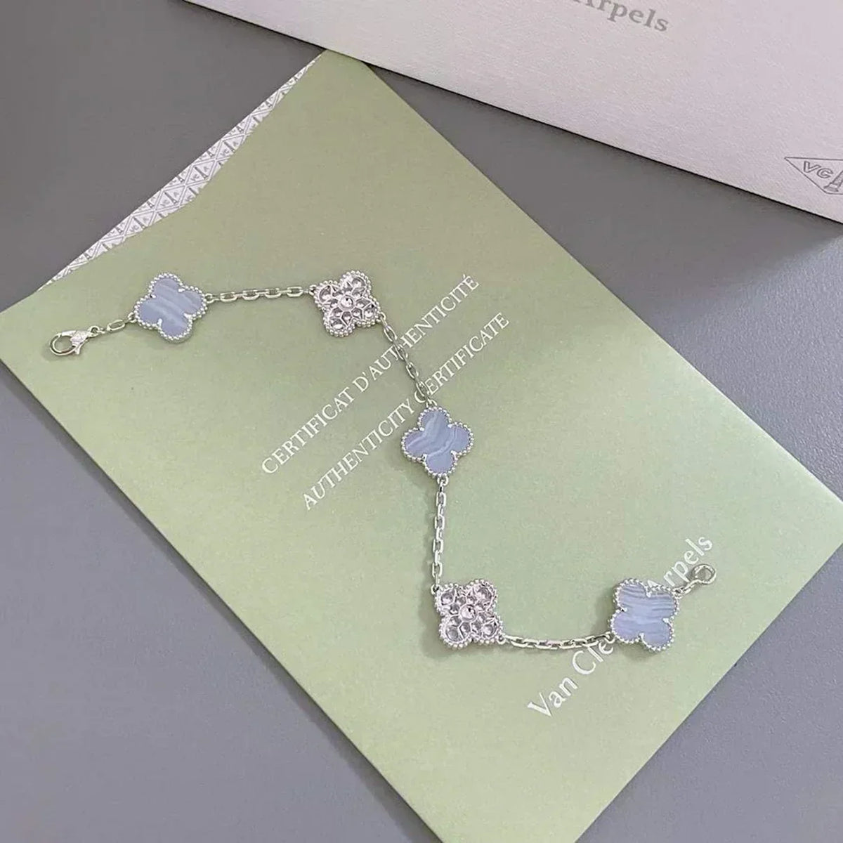 [Triumph Jewelry] CLOVER 5 MOTIF PURPLE CHALCEDONY BRACELET COLLECTION