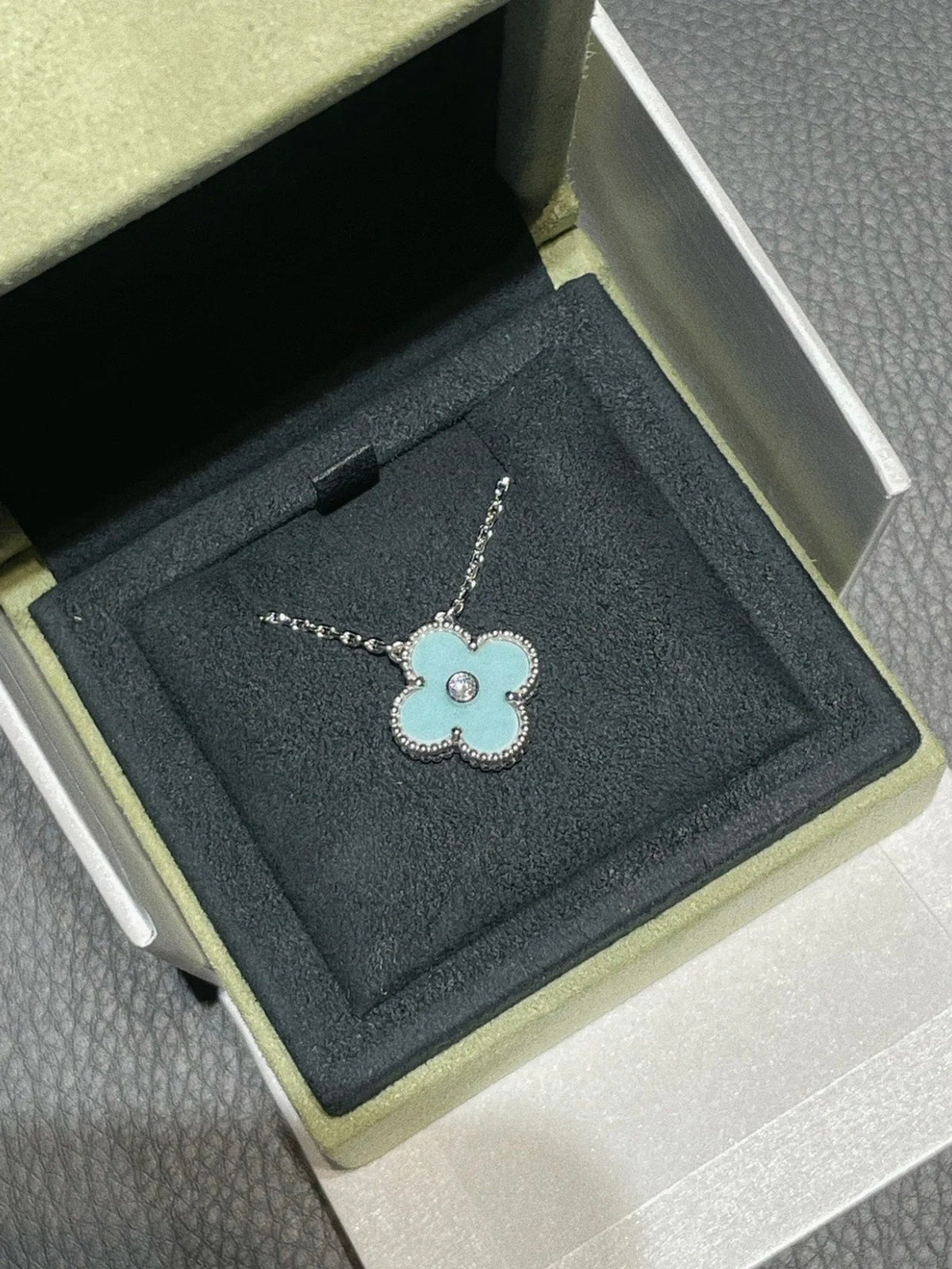 [Triumph Jewelry]CLOVER 1 DIAMOND LIGHT BLUE SILVER NECKLACE