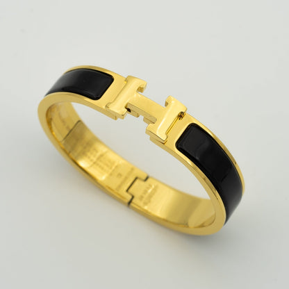 [Triumph Jewelry]H BLACK BRACELET