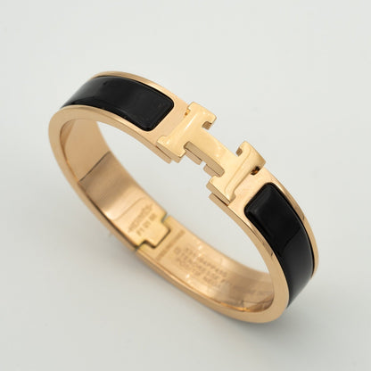 [Triumph Jewelry]H BLACK BRACELET