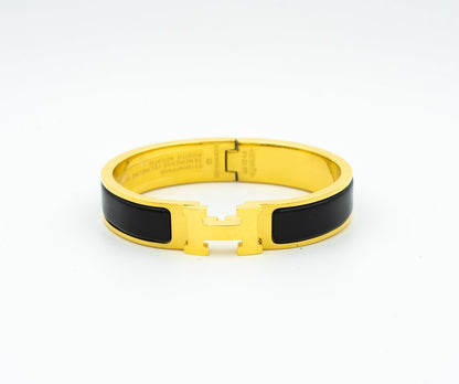 [Triumph Jewelry]H BLACK BRACELET