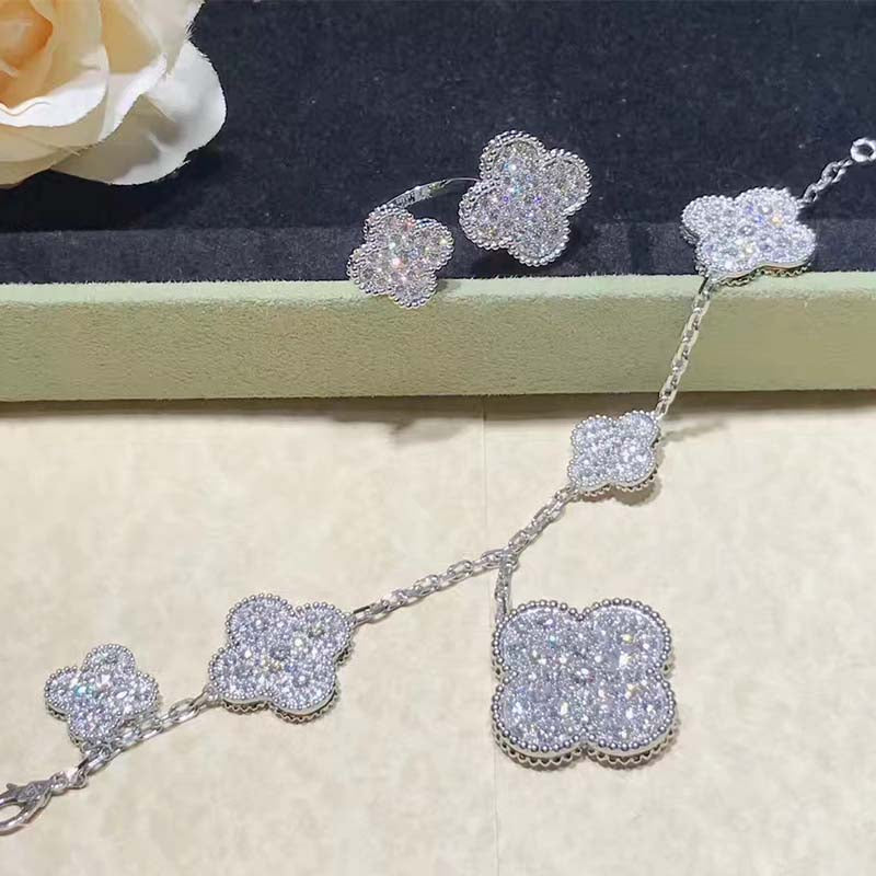 [Triumph Jewelry]CLOVER 6 MOTIFS SILVER DIAMOND BRACELET