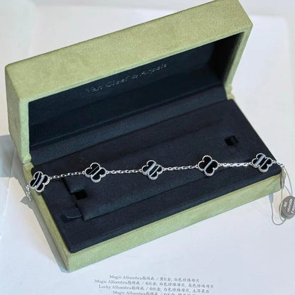 [Triumph Jewelry] CLOVER 5 MOTIF PULSAR STONE BRACELET COLLECTION