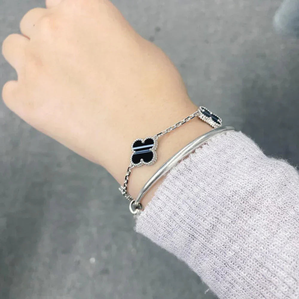 [Triumph Jewelry] CLOVER 5 MOTIF PULSAR STONE BRACELET COLLECTION