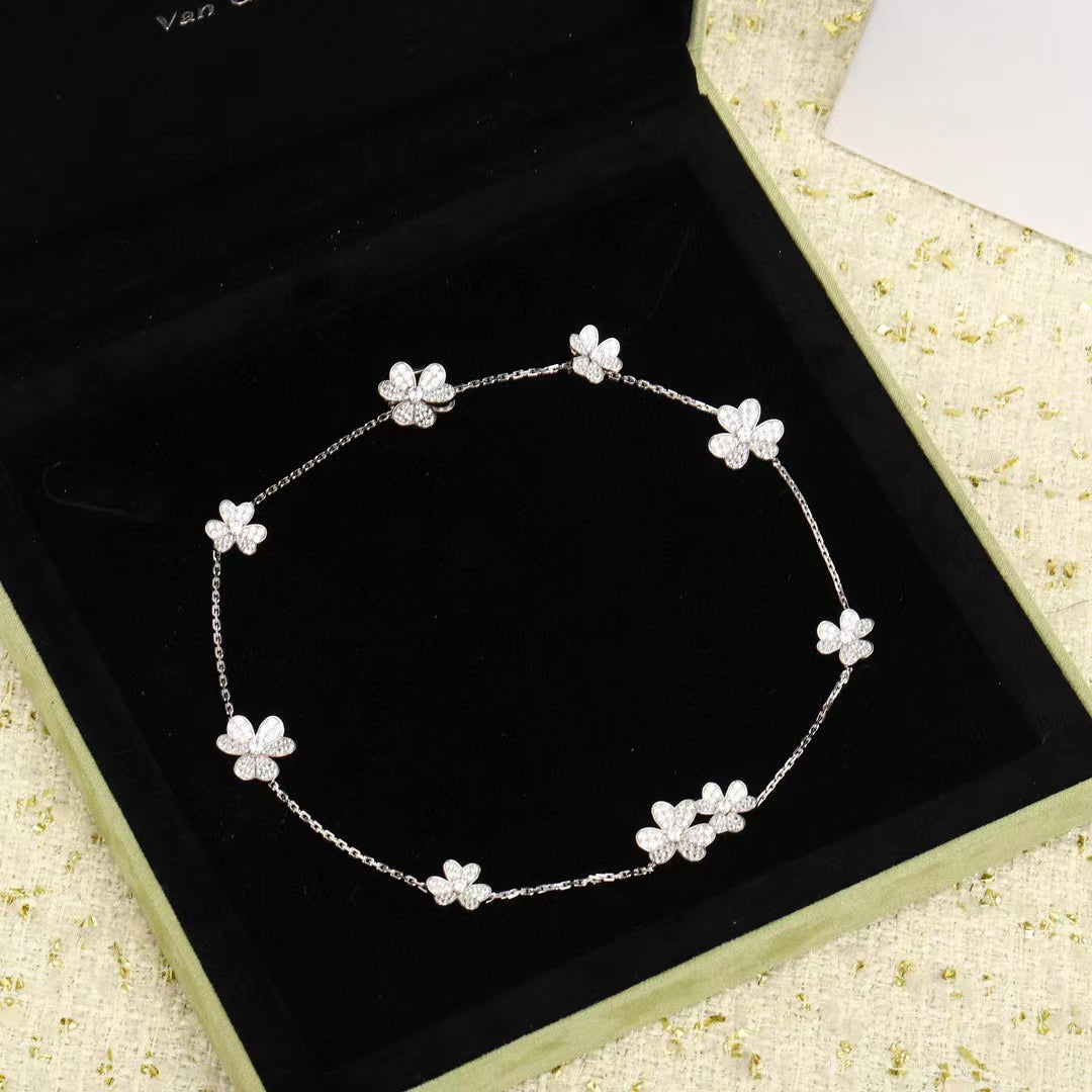 [Triumph Jewelry]FRIVOLE SILVER 9 FLOWERS NECKLACE