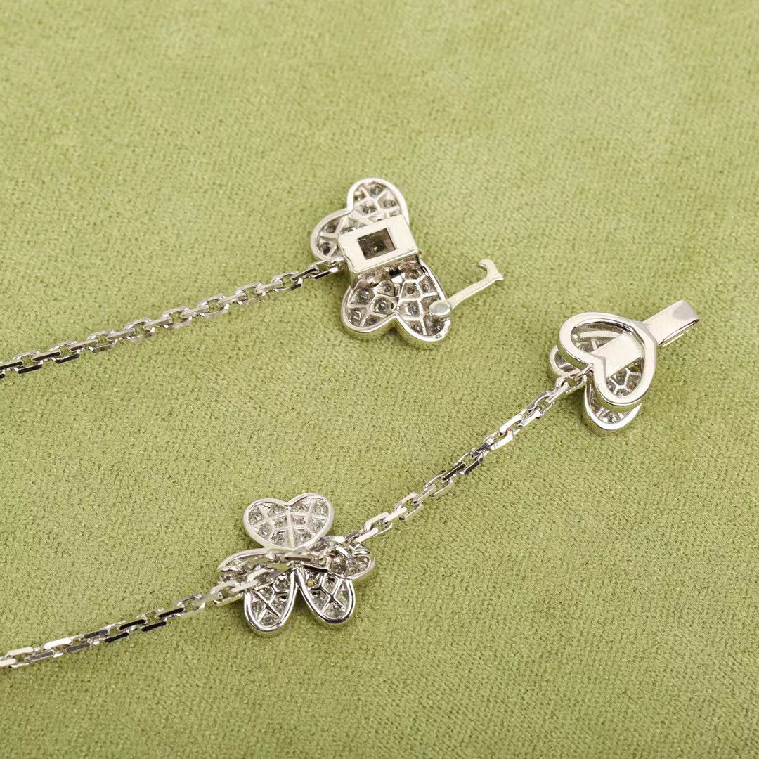 [Triumph Jewelry]FRIVOLE SILVER 9 FLOWERS NECKLACE