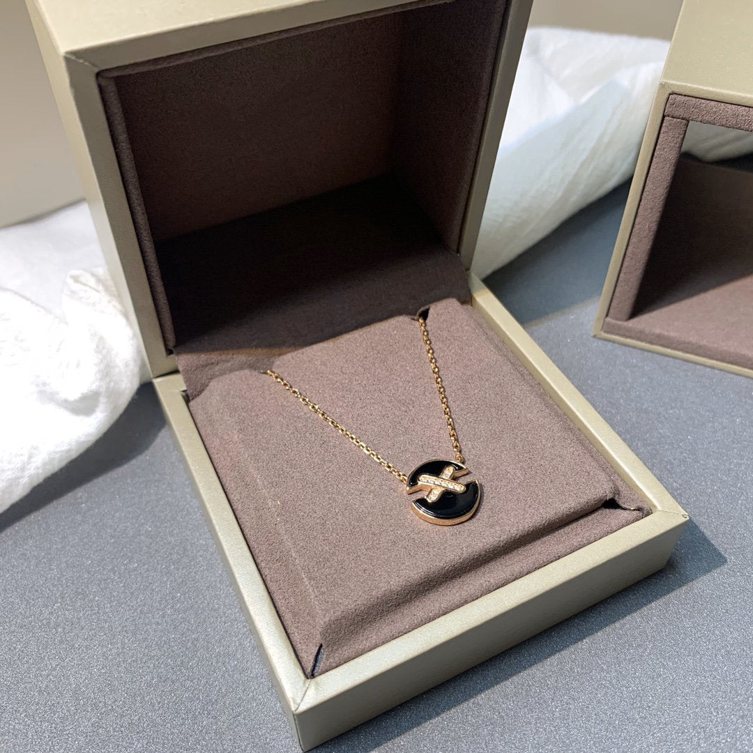 [Triumph Jewelry]JEUX DE PINK GOLD DIAMOND NECKLACE