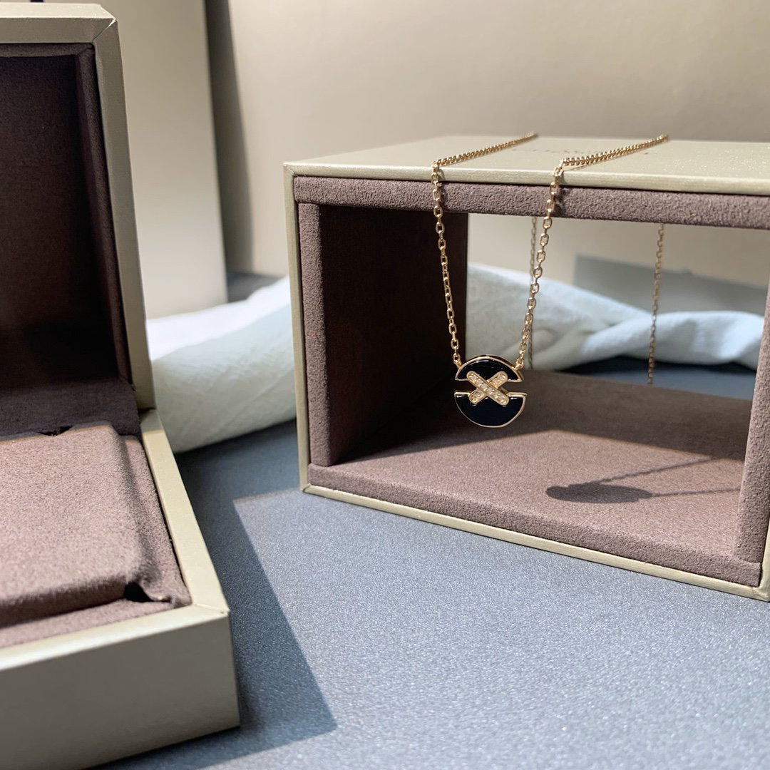 [Triumph Jewelry]JEUX DE PINK GOLD DIAMOND NECKLACE