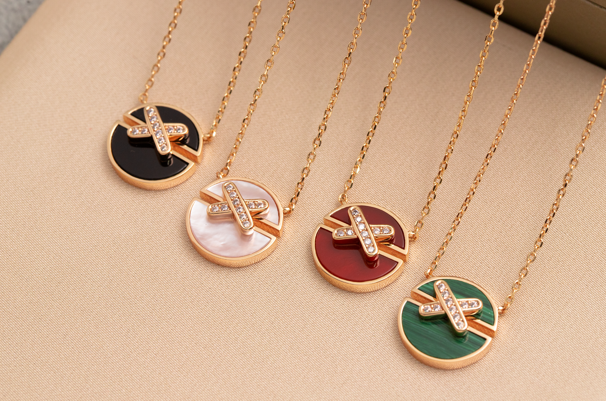 [Triumph Jewelry]JEUX DE PINK GOLD DIAMOND NECKLACE