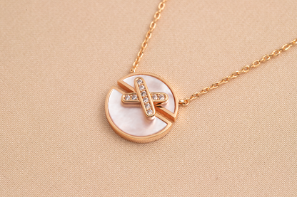 [Triumph Jewelry]JEUX DE PINK GOLD DIAMOND NECKLACE