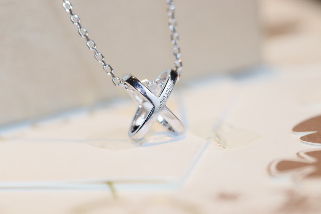 [Triumph Jewelry]JEUX DE DIAMOND NECKLACE