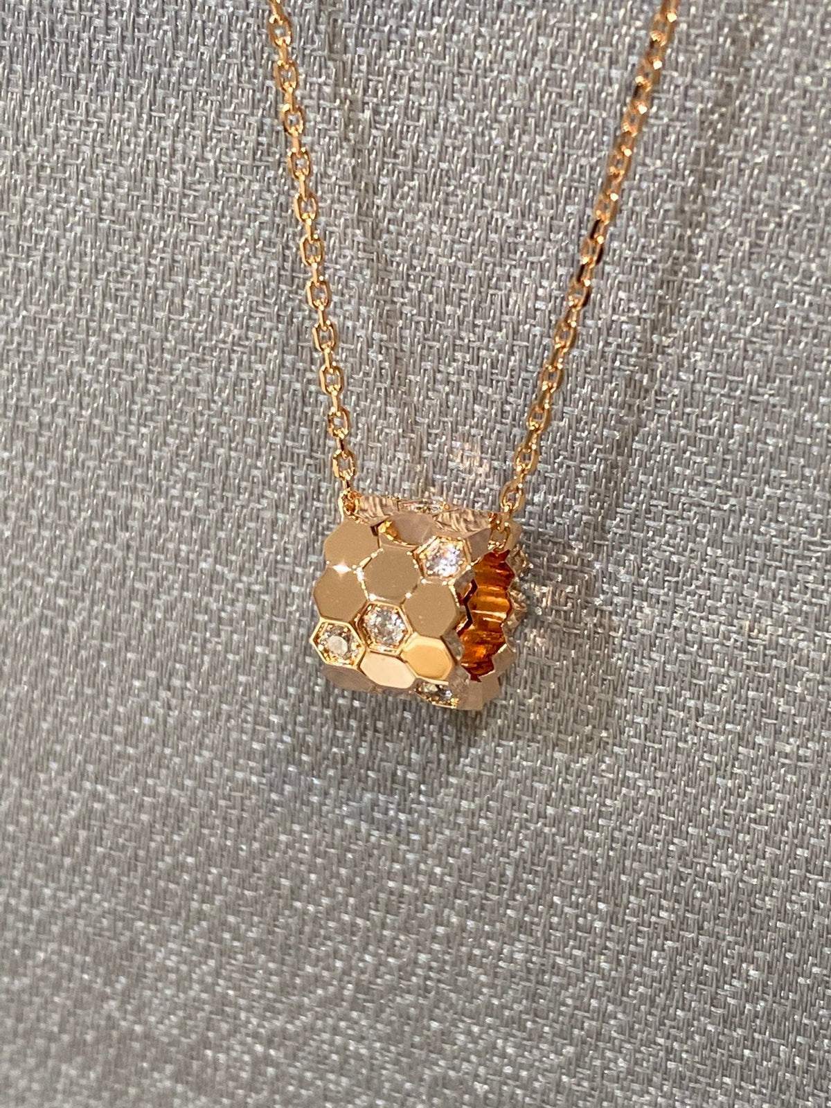 [Triumph Jewelry]BEE LOVE DIAMOND NECKLACE