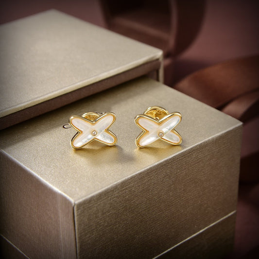 [Triumph Jewelry]JEUX DE WHITE MOP GOLD DIAMOND EARRINGS