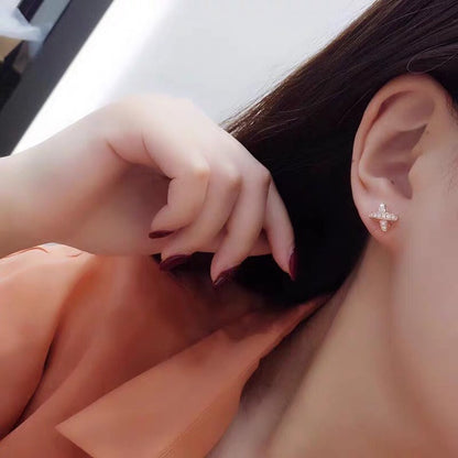 [Triumph Jewelry]JEUX DE GOLD DIAMOND EARRINGS