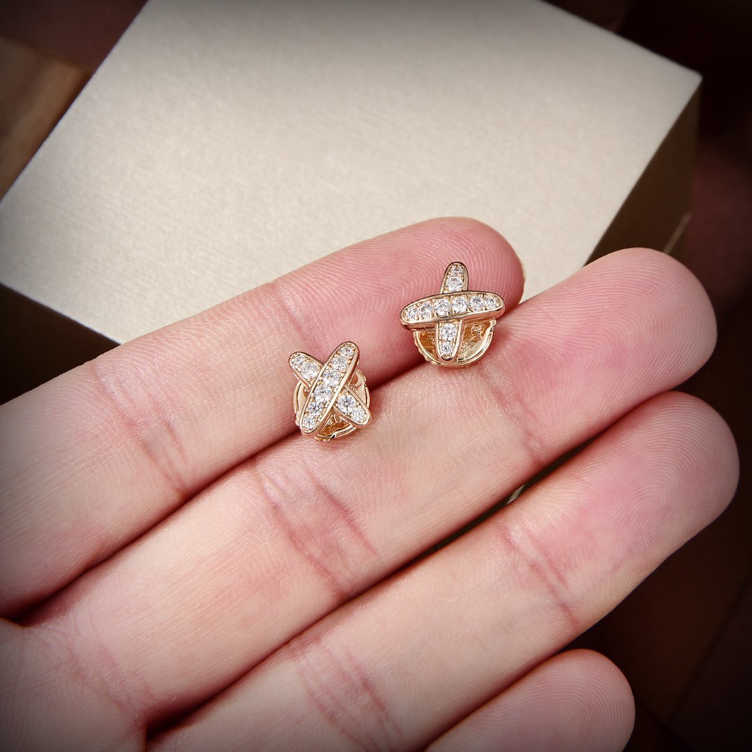[Triumph Jewelry]JEUX DE GOLD DIAMOND EARRINGS